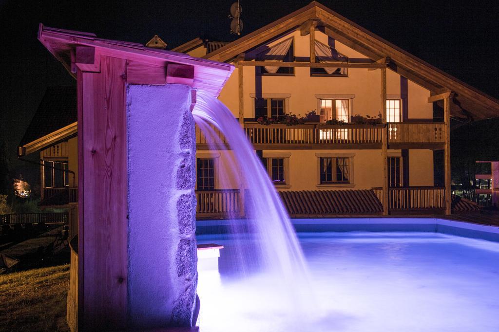 Holidays Dolomiti Apartment Resort Carisolo Exteriör bild