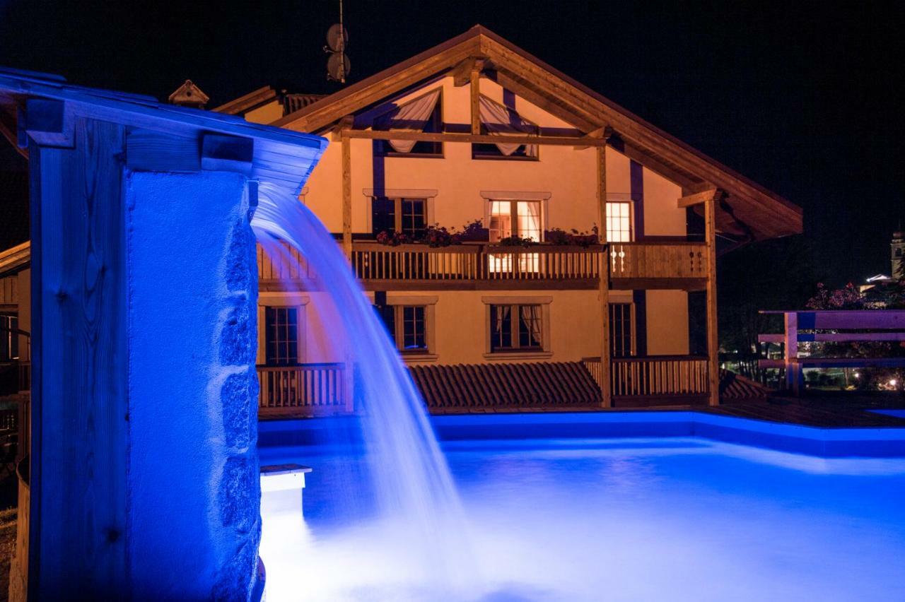 Holidays Dolomiti Apartment Resort Carisolo Exteriör bild