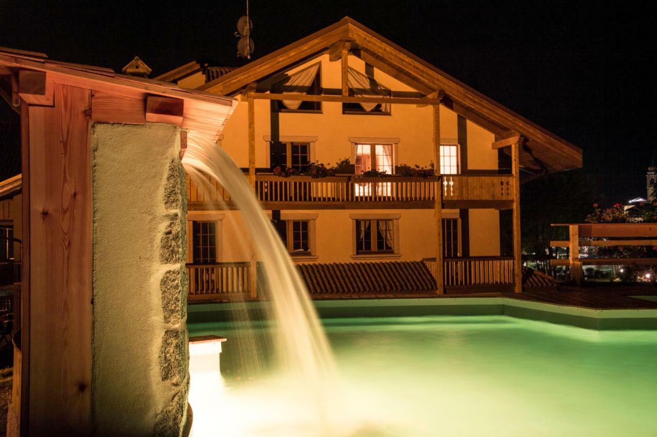 Holidays Dolomiti Apartment Resort Carisolo Exteriör bild