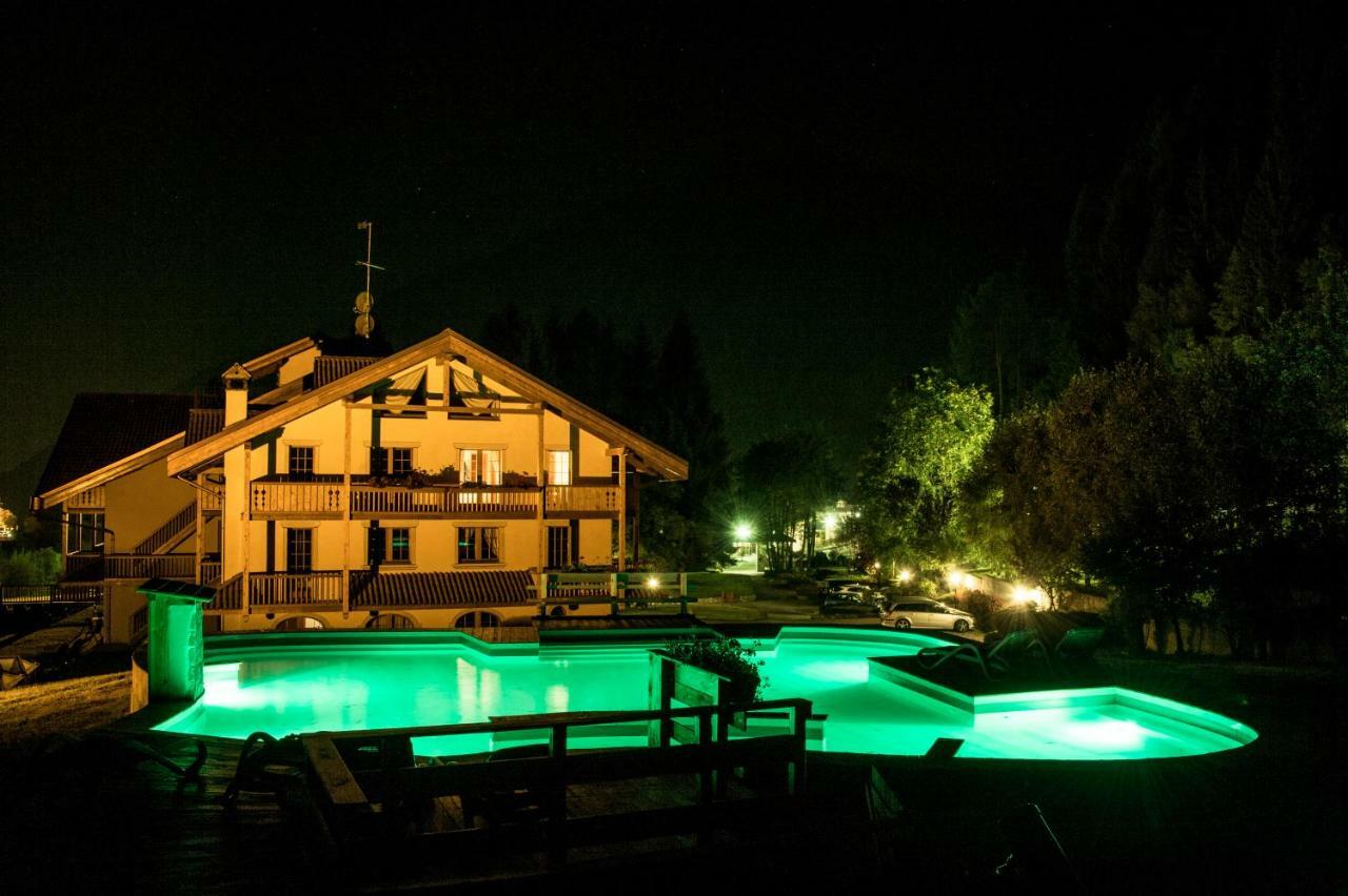 Holidays Dolomiti Apartment Resort Carisolo Exteriör bild
