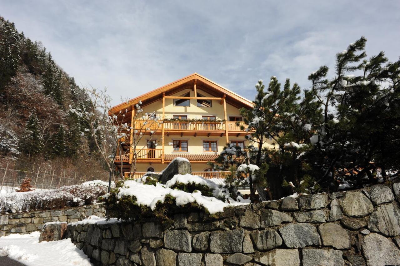 Holidays Dolomiti Apartment Resort Carisolo Exteriör bild